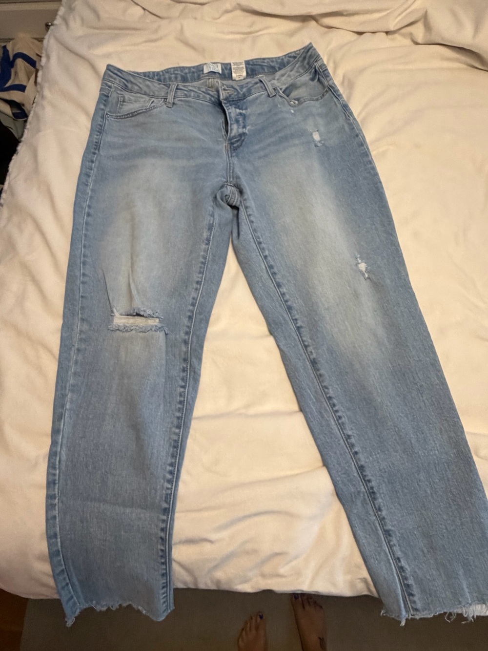 Time and Tru Light Blue Distressed Women’s Jeans